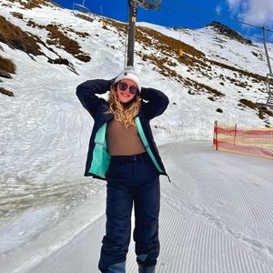 Meet your Posher, Hayley